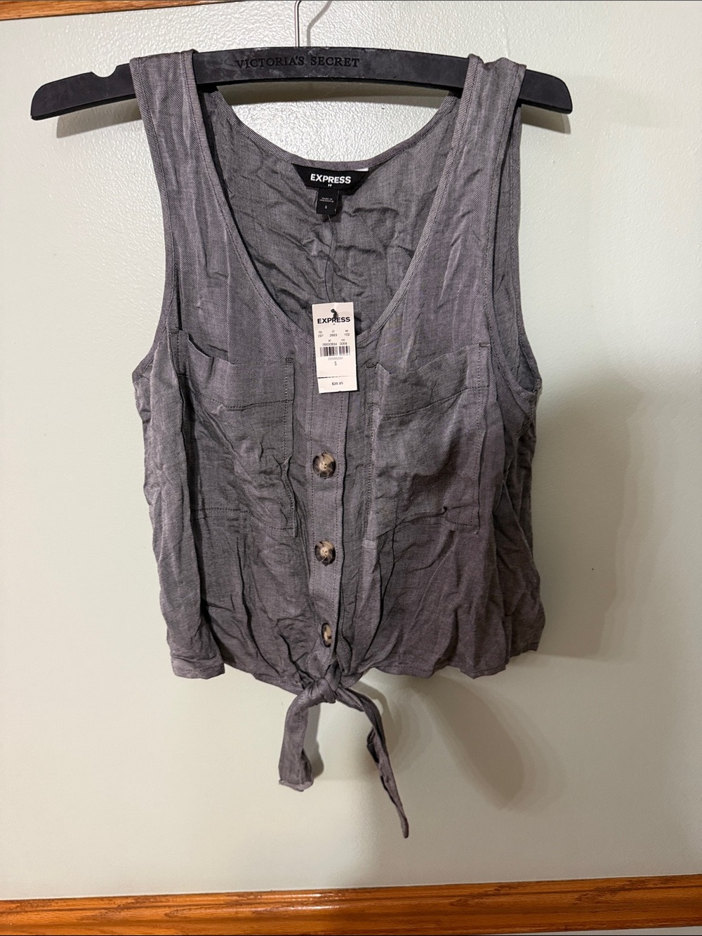 Express Gray Button-Front Tie Hem Sleeveless Tank. Size: S NWT